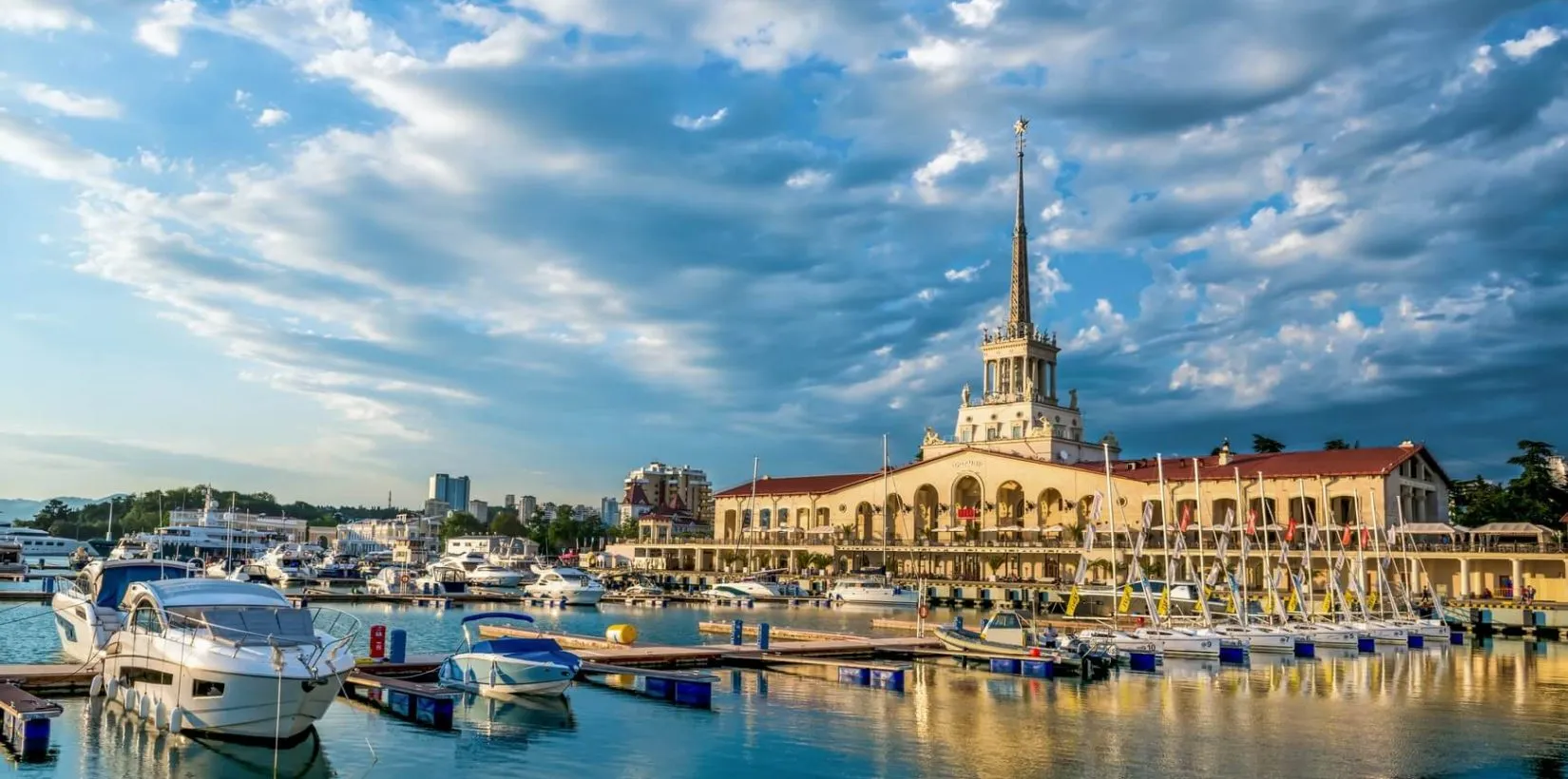 Где поселиться у моря и не разориться